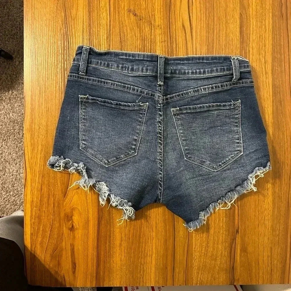 KANCAN Women’s Mid Rise Dark Denim Raw Hem Distressed Stretchy Shorts Size 29 - Picture 10 of 12